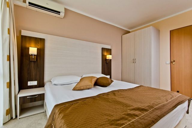 DIT Evrika Beach Club Hotel